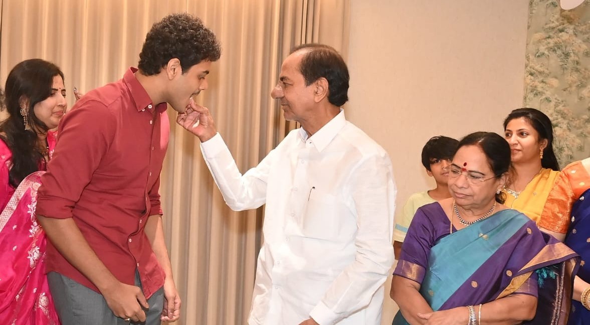 KCR and Shobhamma Bless Grandson Himanshu on His 21st Birthday