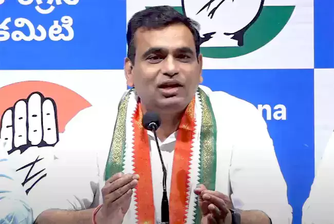Congress MP Chamala Responds to BRS Criticism Over Godavari Water