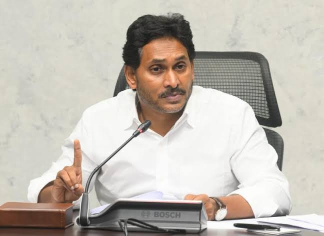 సోషల్ మీడియా అకౌంట్ల తొలగింపుపై వైఎస్‌ జగన్‌ ఫైర్‌