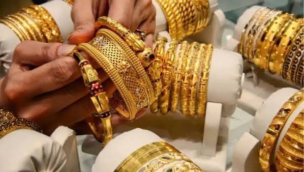 బంగారం, వెండి ధరల్లో భారీ మార్పులు...తాజా రేట్లు చెక్ చేయండి!