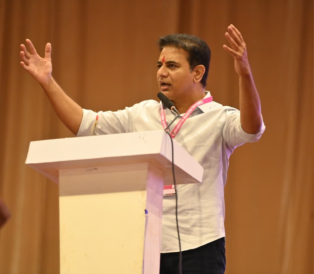 మూసీ ప్రాజెక్ట్పై కేటీఆర్ తీవ్ర విమర్శలు