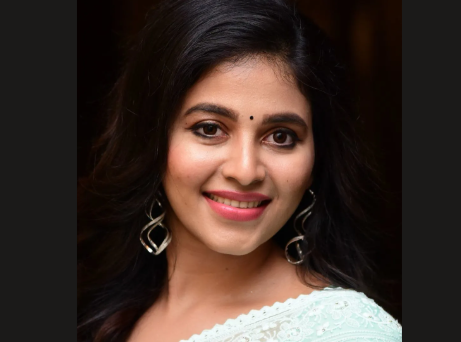 ఏళ్ల తరబడి ప్రపోజ్ చేశాడు.. ఆ తర్వాత రాఖీ కట్టేశా: అంజలి