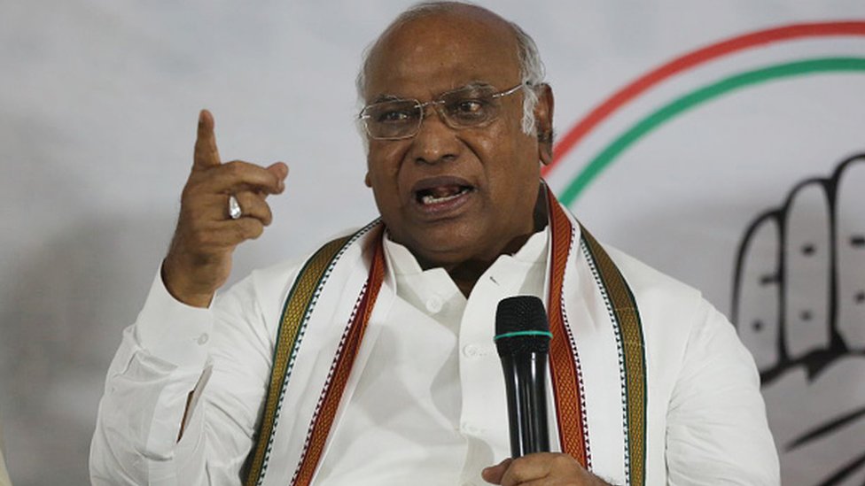 దేశభక్తిపై బీజేపీకి ఖర్గే కౌంటర్.. అమిత్ షాపై తీవ్ర వ్యాఖ్యలు