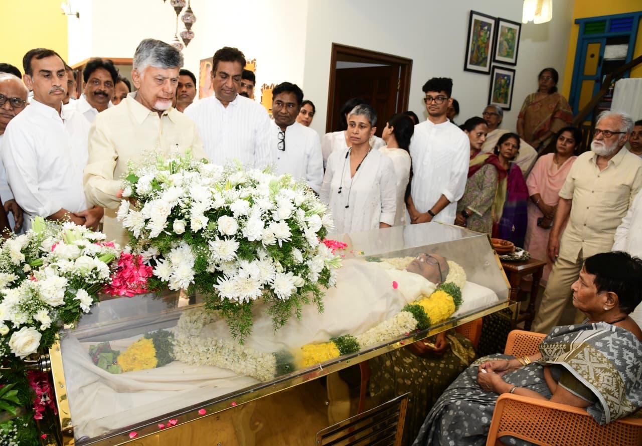 CM Chandrababu Pays Tribute to GN Naidu’s Mortal Remains