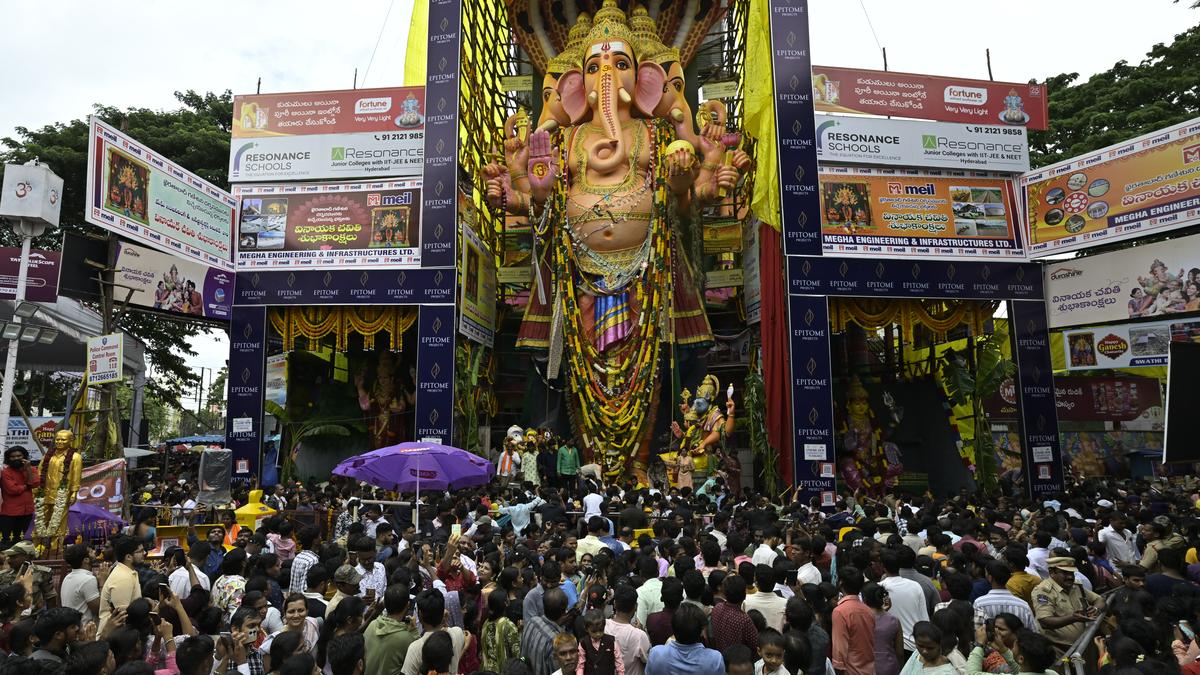 Devotees Throng Khairatabad to Seek Blessings of Bada Ganesh