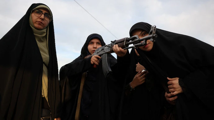 Iran Trains Women in Weapons Use Amid Fears of Ground Attack