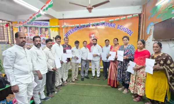 MGR Distributes Graduate Voter Registration Forms in Khairatabad