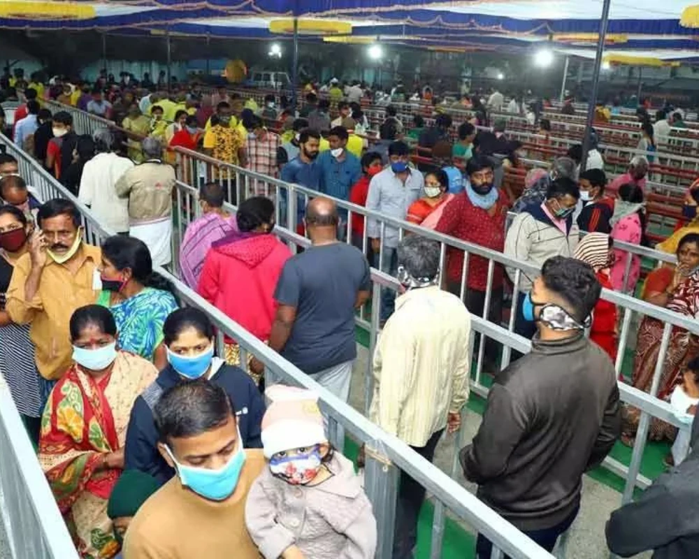 Devotees Face Hardships in Tirumala…Long Waiting Time for Sarva Darshan