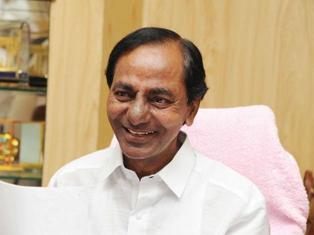 KCR Visits AIG Hospital After Grandson Himansh Suffers Sports Injury