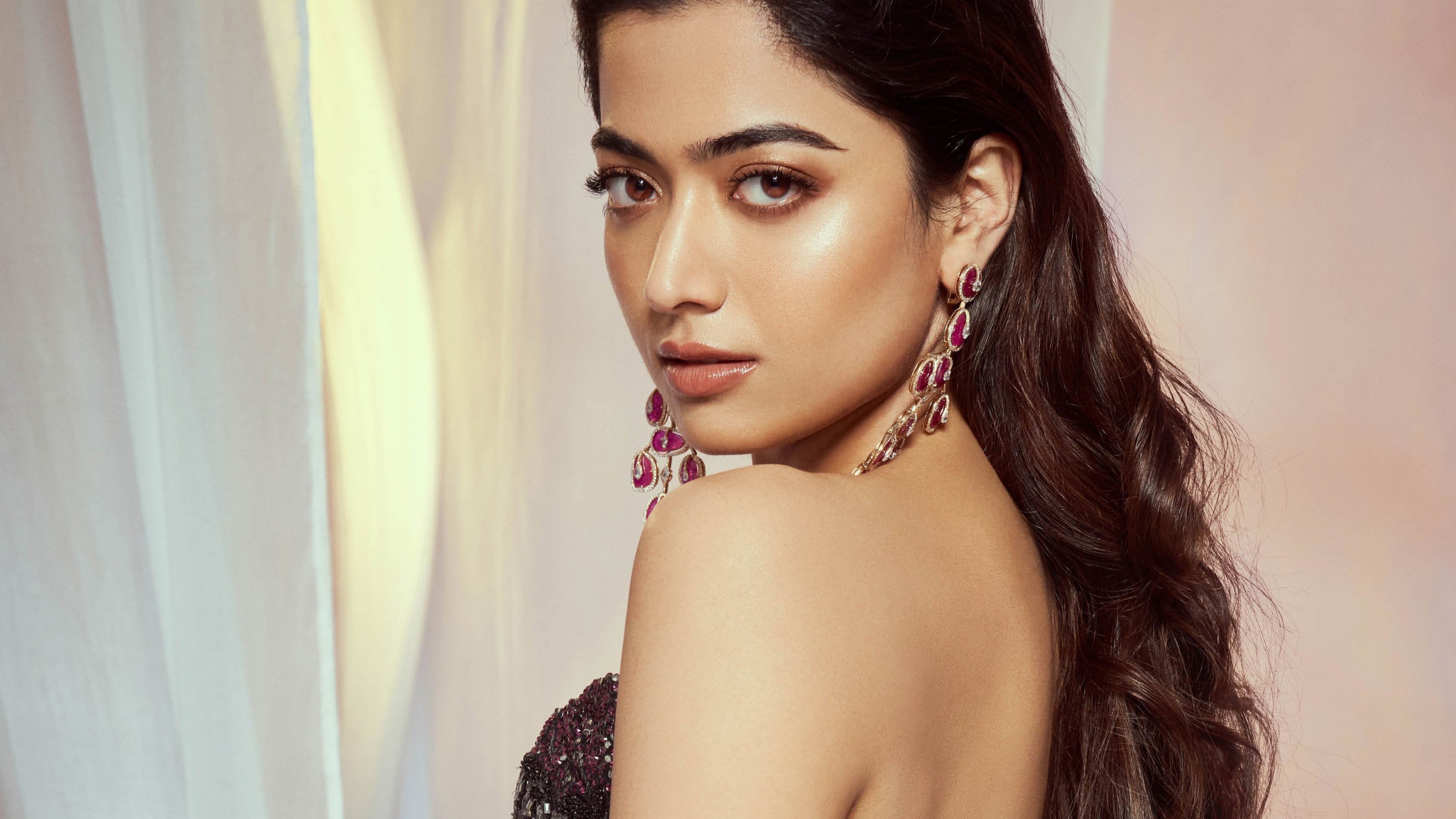 పెళ్లి అంటే సమాజం చెప్పిందే కావాల్సిన అవసరం లేదు: రష్మిక