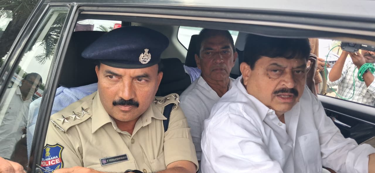 జూరాల పర్యటనలో రామచందర్ రావును అడ్డుకున్న పోలీసులు  