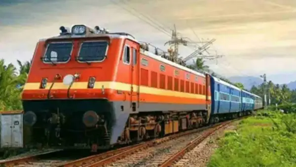 పండుగ రద్దీకి దక్షిణ మధ్య రైల్వే ఊరట.. విశాఖ, సికింద్రాబాద్, తిరుపతికి ప్రత్యేక రైళ్లు
