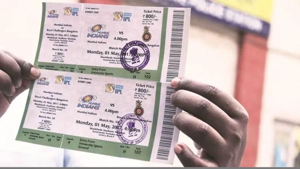 Police Crack Down on IPL Black Ticket Racket Near Uppal Stadium!
