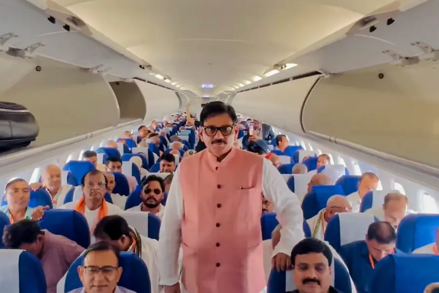 నోయిడా ఎయిర్‌పోర్ట్‌లో చారిత్రక ఘట్టం...