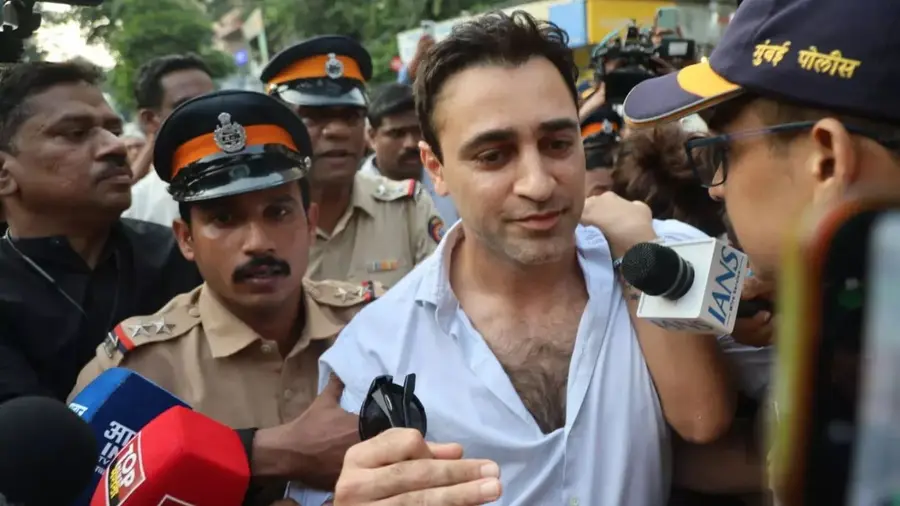 ‘భారత్ను విడిచి వెళ్లాలి’ నోటీసుపై ఇమ్రాన్ ఖాన్ పిటిషన్.. హైకోర్టులో విచారణ