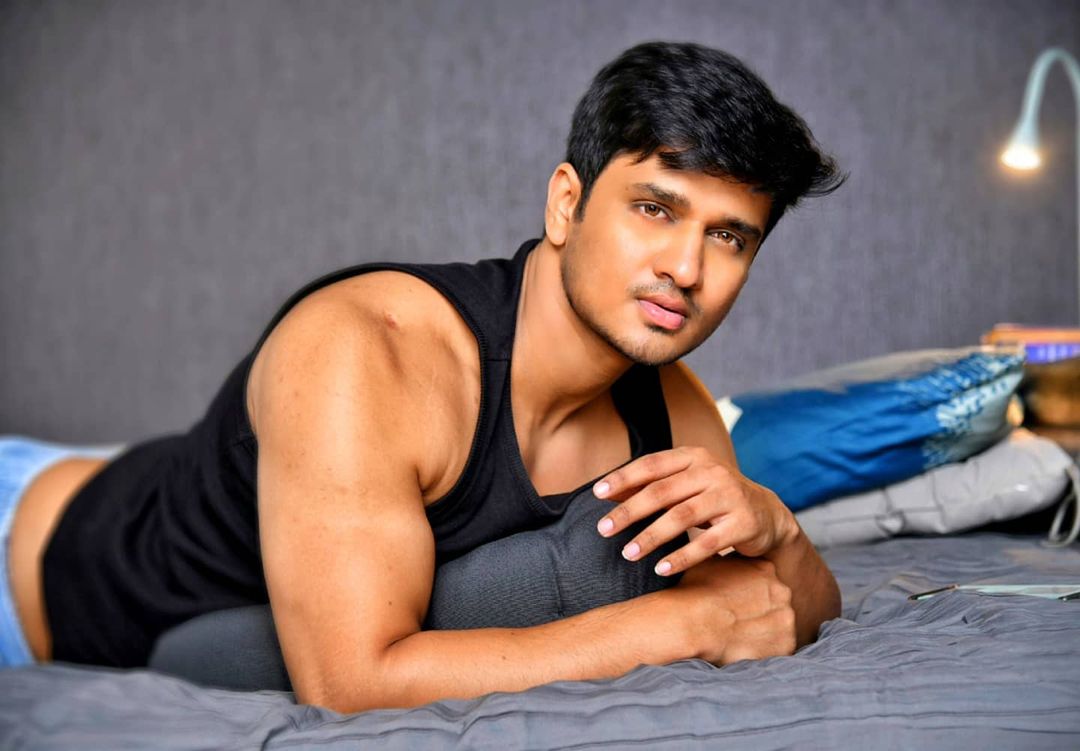 Nikhil Extends a Helping Hand to Young Students