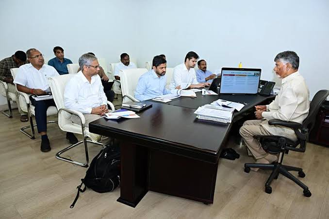 అర్నబ్ తుపాను దెబ్బకు ఏపీకి భారీ నష్టం