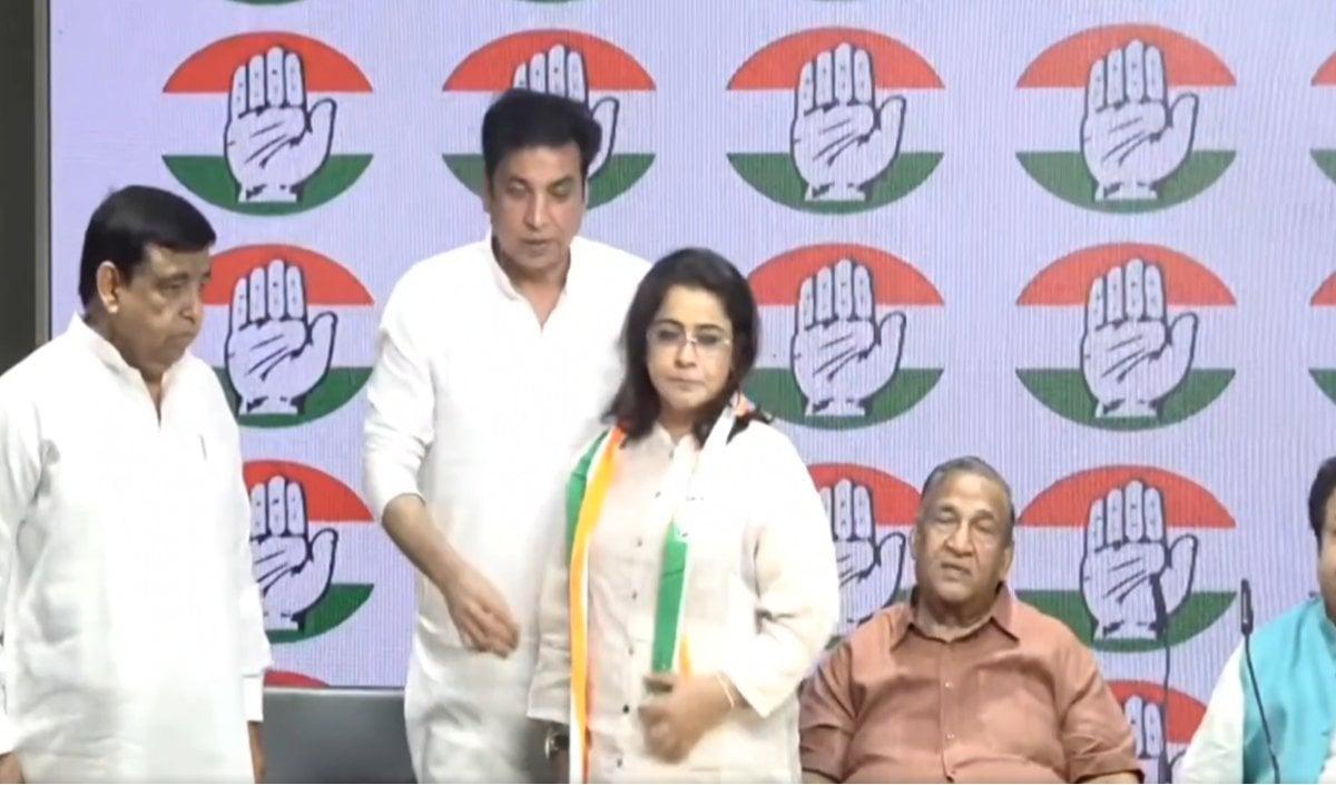 ఆప్ను వీడి కాంగ్రెస్లో చేరిన ప్రియాంక కక్కర్..