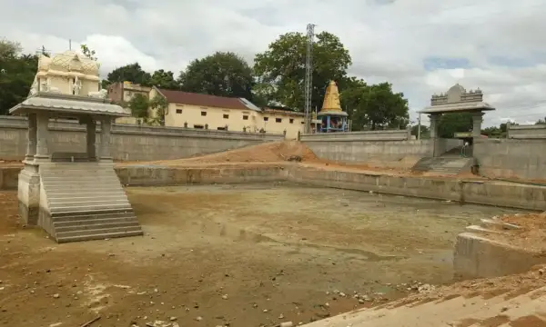 కదిరిలో శరవేగంగా బృహత్తీర్థం కోనేరు సుందరీకరణ పనులు