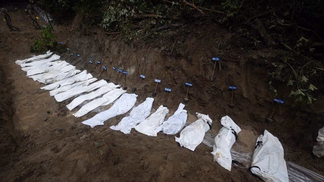 Nepal Devastation... Death Toll Crosses 1,200..!
