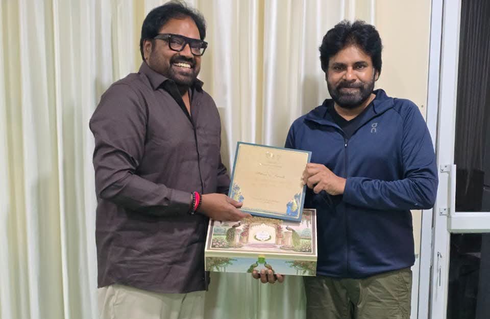 కుమార్తె వివాహ వేడుకకు పవన్ కళ్యాణ్కు ఆహ్వానం అందించిన దర్శకుడు