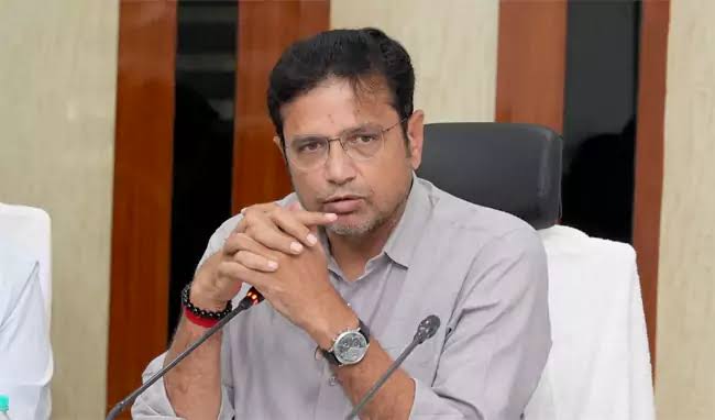 Sridhar Babu Hits Back at KTR Over Hyderabad Land Allocations