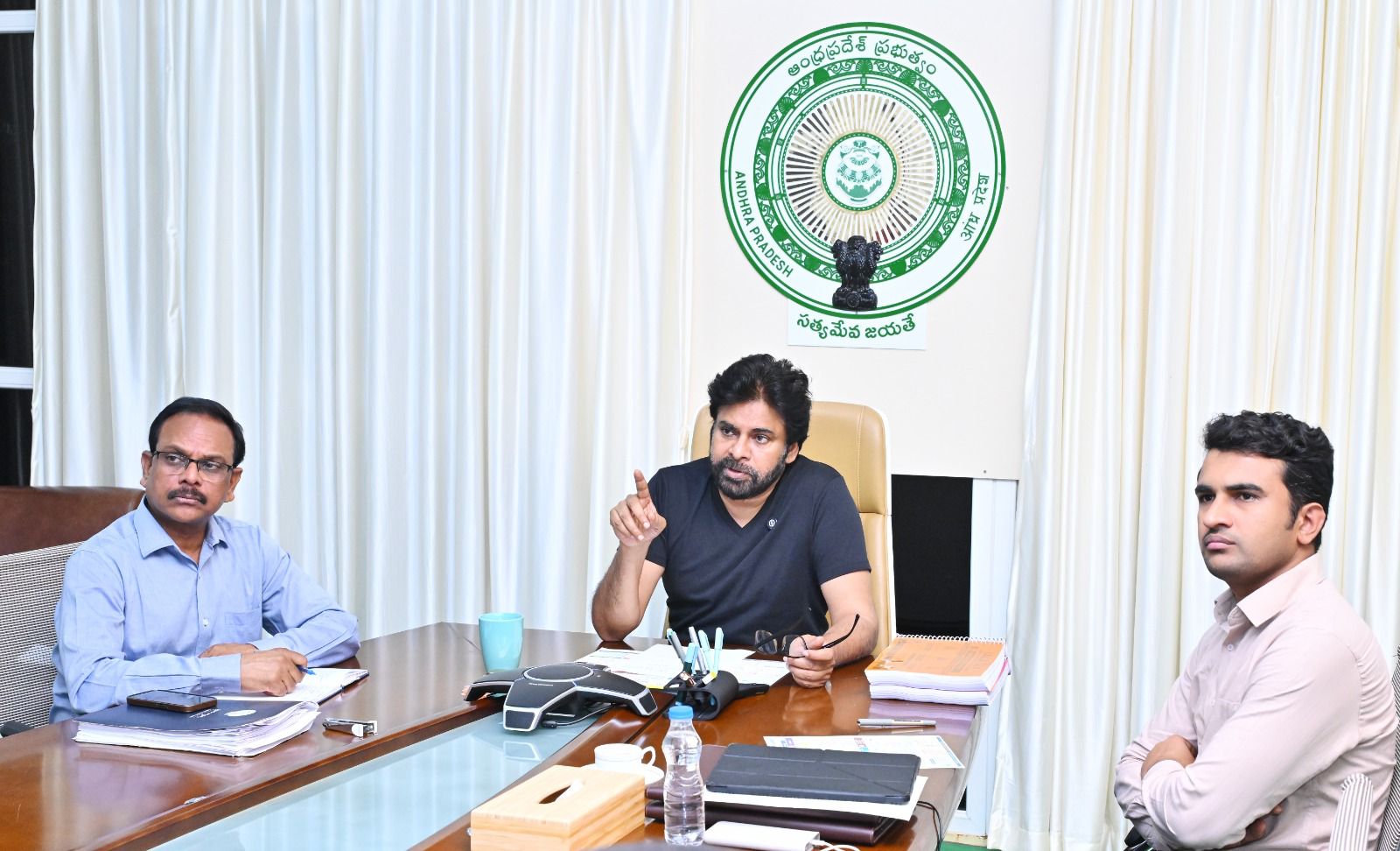 గోదావరి కలుషితమవుతుంటే ఇన్ని రోజులూ ఏం చేశారు - డిప్యూటీ సీఎం పవన్ కళ్యాణ్ 