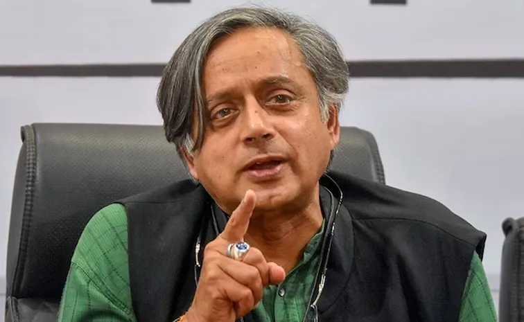 Tharoor Questions US Over Indian Sailors’ Deaths