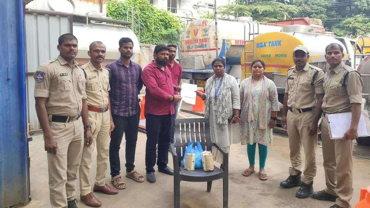 Hyderabad: TG SAFE Conducts Surprise Inspections at Milk Centres in Hayathnagar