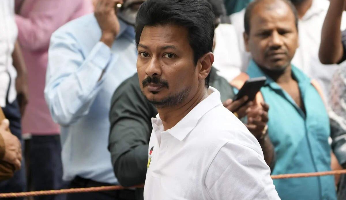 డీఎంకే ఎమ్మెల్యే మార్కండేయన్‌ను పరామర్శించిన ఉదయనిధి స్టాలిన్..