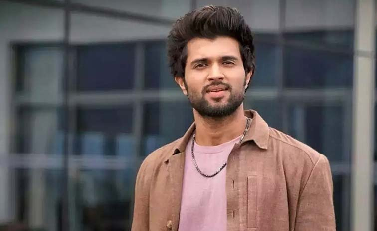 విజయ్‌ - సాయిరాజేష్‌ సంచలన కాంబో?