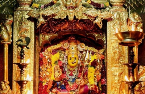 Unique Handloom Gift Offered to Vijayawada Durga Temple