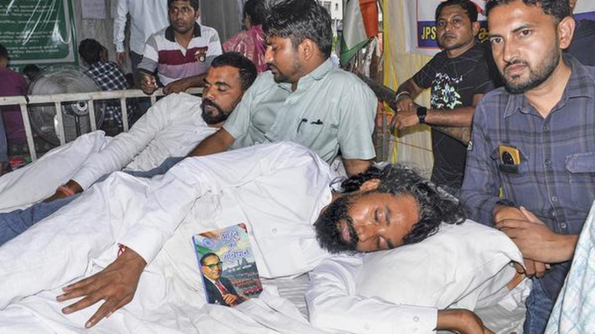ఝార్ఖండ్‌లో 16వ రోజుకు విద్యార్థుల దీక్ష