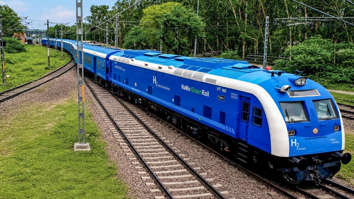 వంద స్పీడులో హైడ్రోజన్ రైలు రయ్ రయ్..