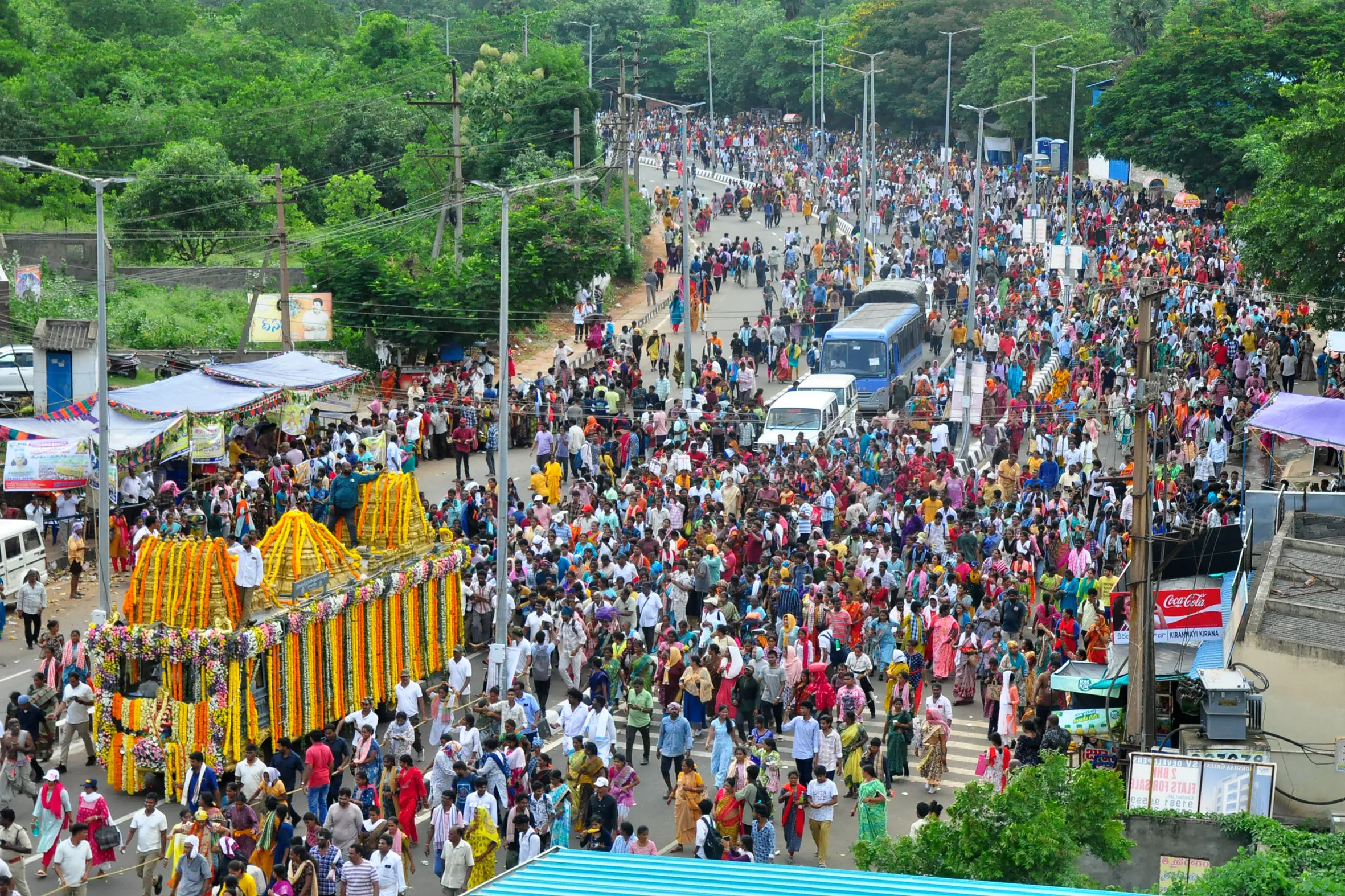 సింహాచలం గిరిప్రదక్షిణకు భక్తుల వెల్లువ.. ఘనంగా రథయాత్ర ప్రారంభం