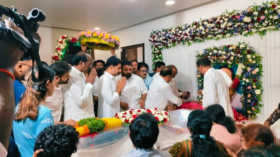 Nara Lokesh Pays Tribute to Alla Nani