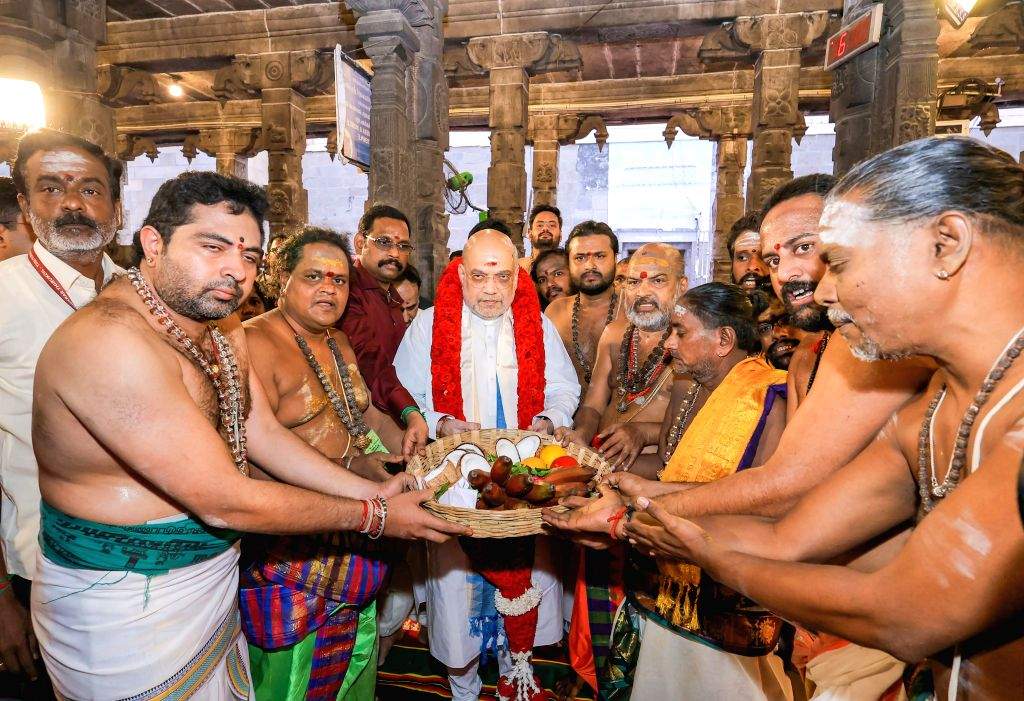 అరుణాచలేశ్వరుడి ఆలయంలో అమిత్షా ప్రత్యేక పూజలు