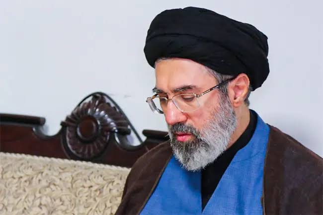 Secret Talks or Political Rumours? Mojtaba Khamenei Back in the Spotlight