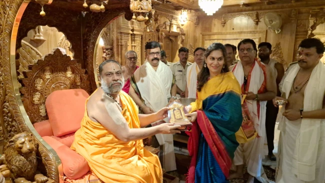 Upasana Konidela Offers Prayers at Mantralayam