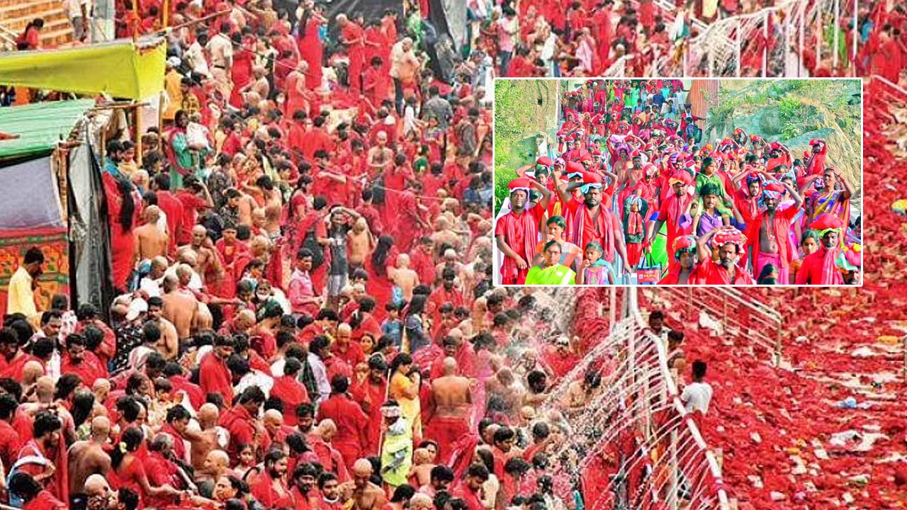 భవానీ దీక్షాధారులతో కిటకిటలాడుతున్న ఇంద్రకీలాద్రి.. కనకదుర్గమ్మ దర్శనానికి భక్తుల పోటెత్తు