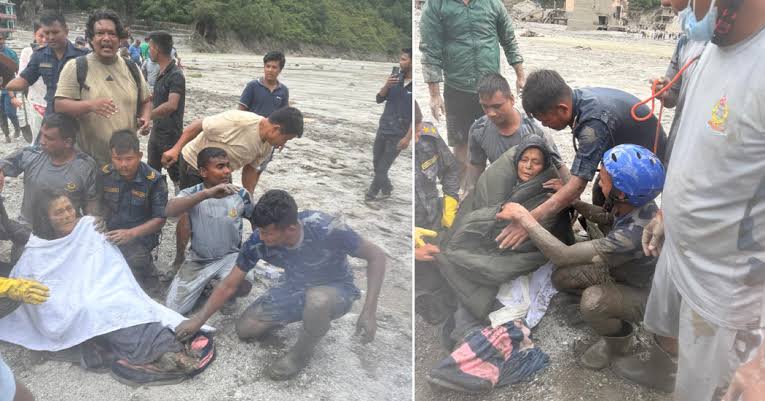 నేపాల్ వరదల్లో ప్రాణాలతో బయటపడ్డ బాధితులు