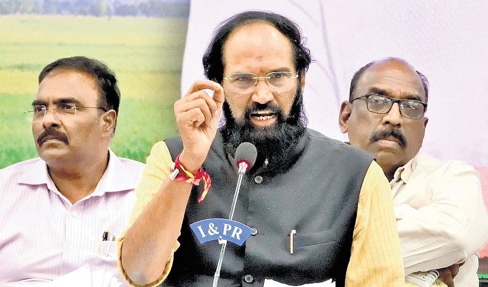 బ్యారేజీల వైఫల్యాలపై బీఆర్ఎస్ తప్పుడు ప్రచారం చేస్తోంది: మంత్రి ఉత్తమ్