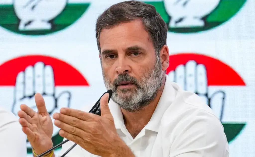 విద్యార్థుల పోరాటం చూస్తే గర్వంగా ఉంది - రాహుల్ గాంధీ