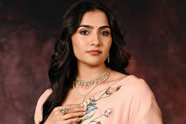 ప్రైవసీ భంగంపై రుక్మిణి తీవ్ర స్పందన