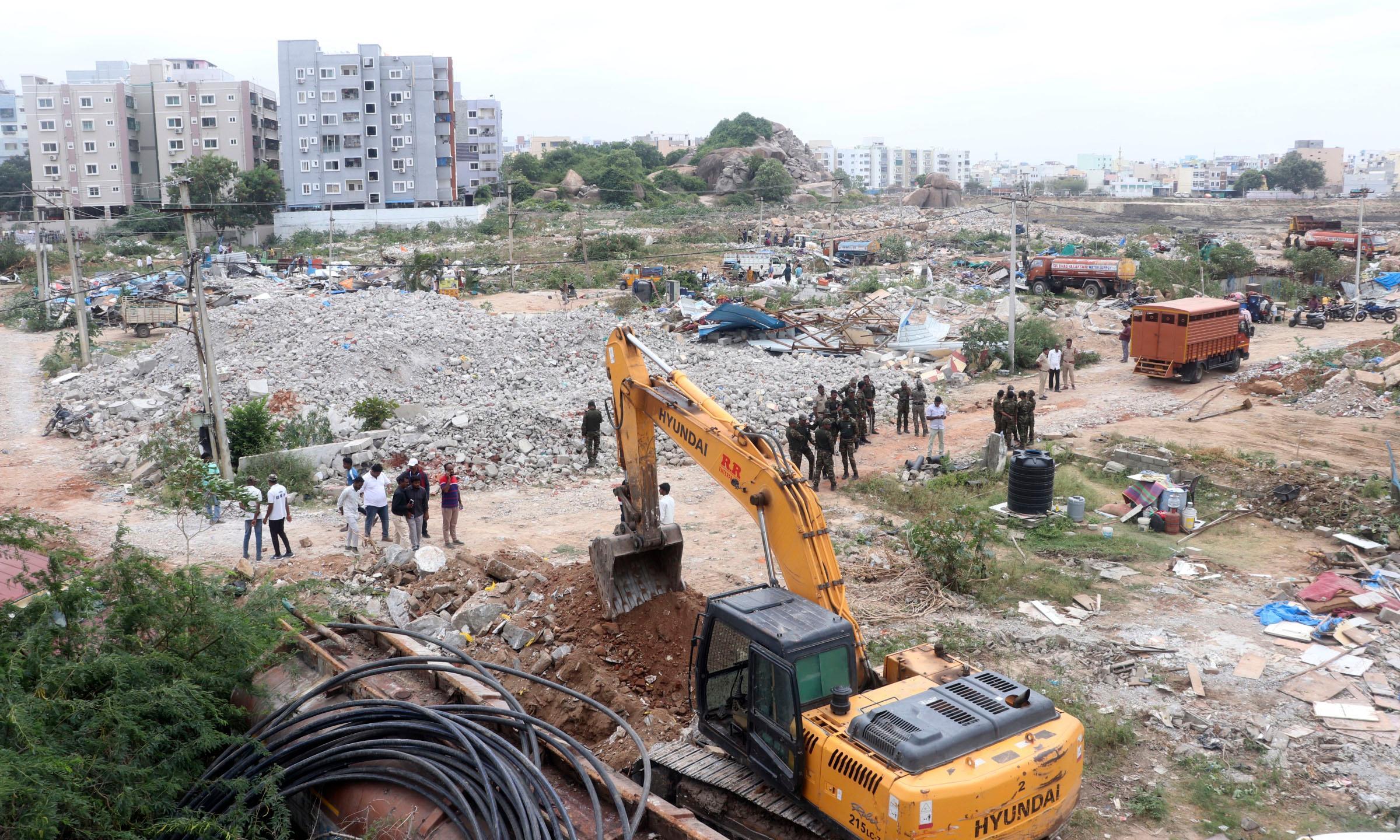 హైదరాబాద్లో అక్రమ నీటి దందాకు హైడ్రా చెక్