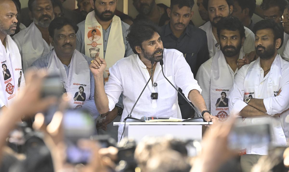 జనసేన మున్సిపల్ అభ్యర్థుల తొలి జాబితా విడుదల