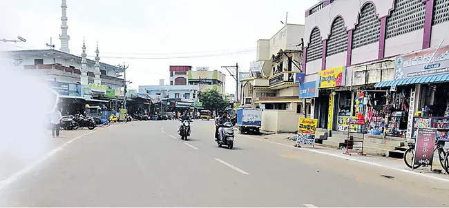 Eluru Mayor Election: Jana Sena and YSRCP Candidates Vie for Support