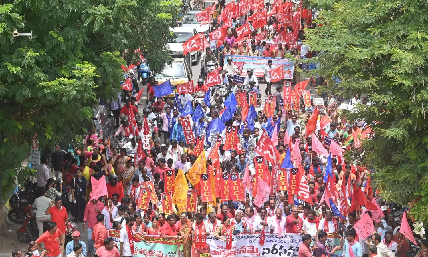 తెలంగాణలో గిగ్ కార్మికుల భారీ ఫ్లాష్ సమ్మె