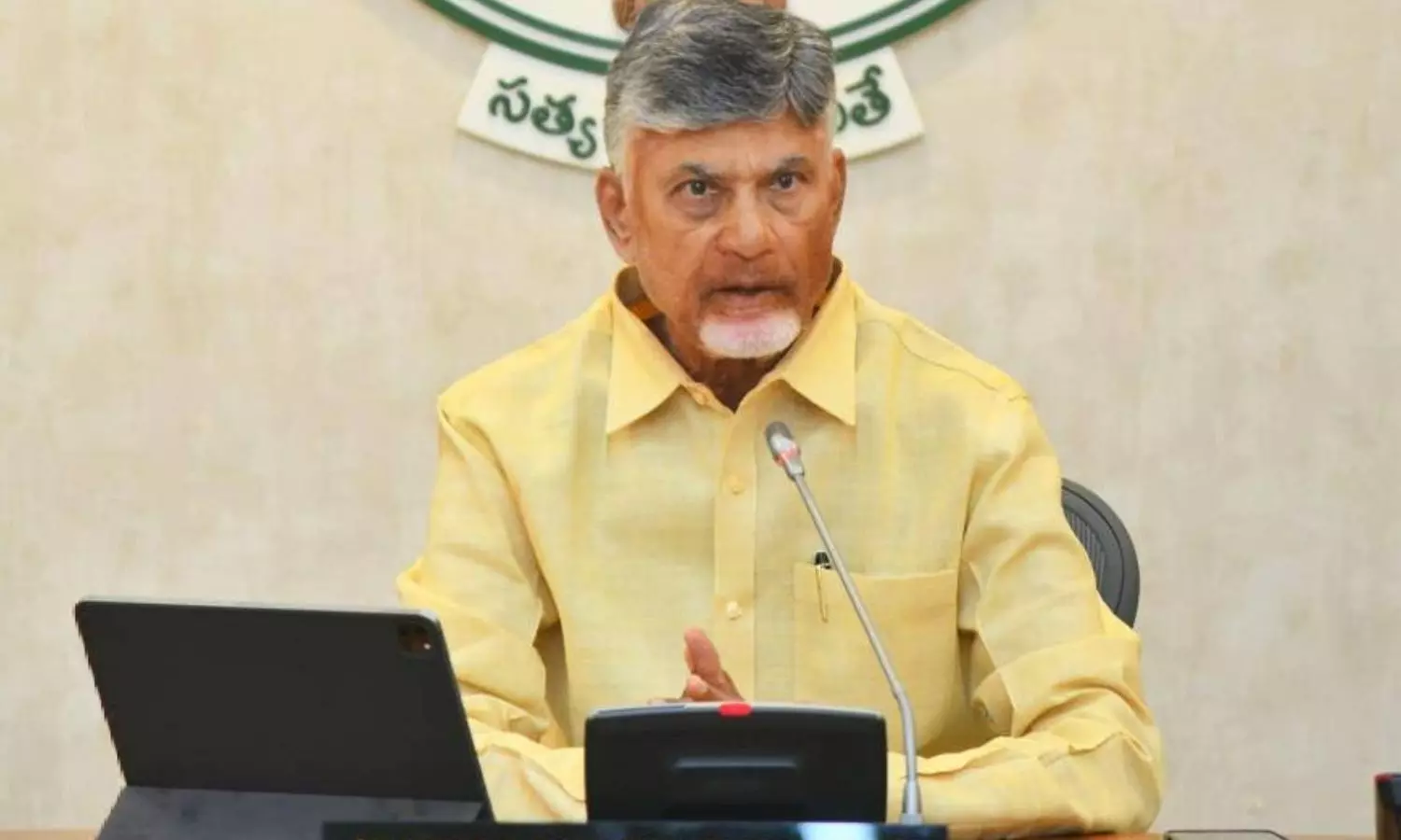 రిటైర్మెంట్ వయస్సు పెంపుకు సీఎం చంద్రబాబు ఆమోదం