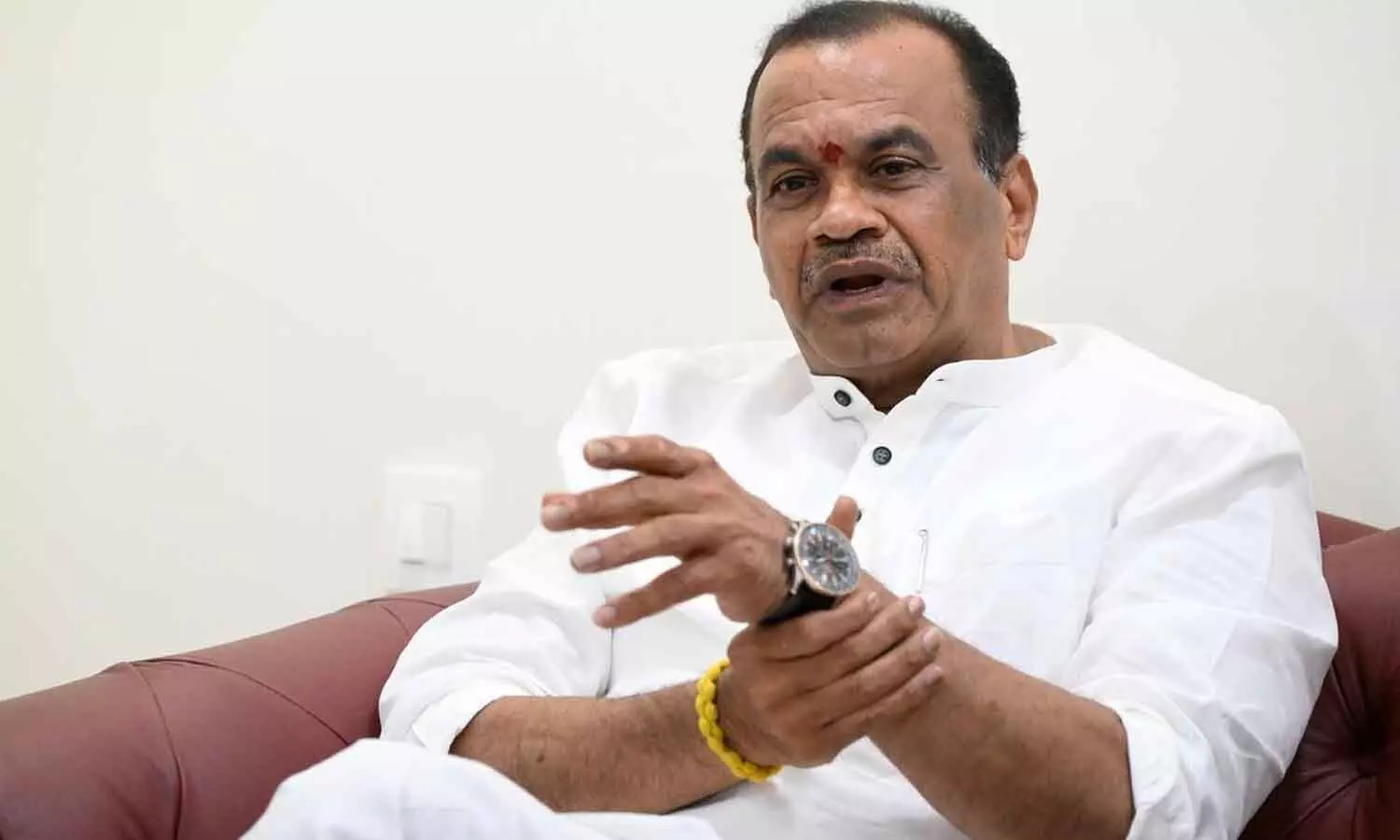మెజార్టీ హామీ ఇస్తేనే పోటీ: కోమటిరెడ్డి